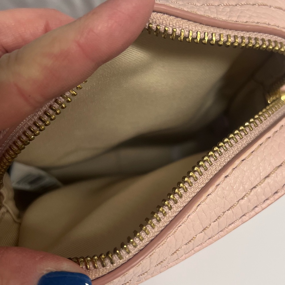 Marc Jacobs Pink Crossbody Bag with Gold Hardware - Picture 4 of 5